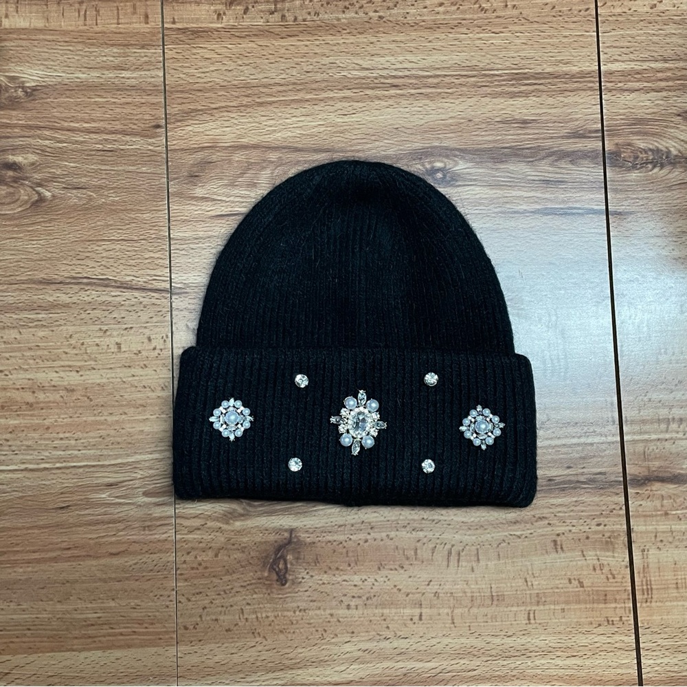 Black Ribbed Rhinestone & Pearl Embellished  Beanie - Picture 2 of 5